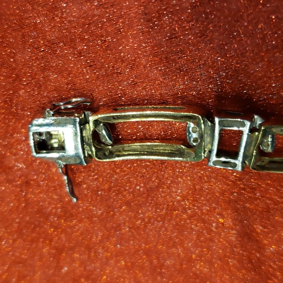 Baume and Merceir Geneve vintage watch..18k gold..... has 80pcs tiny diamonds... - Picture 12 of 16